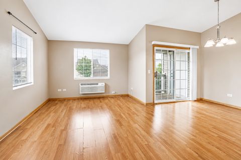 Tiny photo for 1623 Silverstone Drive #1623, Carpentersville, IL 60110 (MLS # 12700525)