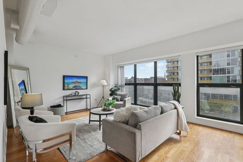 Tiny photo for 807 Davis Street #403, Evanston, IL 60201 (MLS # 12496466)