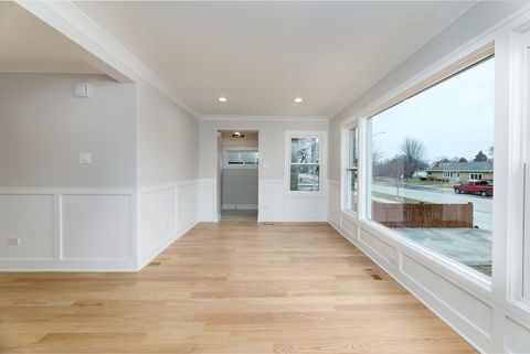 Tiny photo for 8110 Lockwood Avenue, Burbank, IL 60459 (MLS # 12596243)