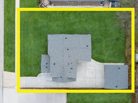 Tiny photo for 8110 Lockwood Avenue, Burbank, IL 60459 (MLS # 12596243)