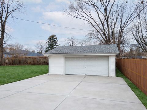 Tiny photo for 8110 Lockwood Avenue, Burbank, IL 60459 (MLS # 12596243)