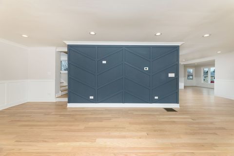 Tiny photo for 8110 Lockwood Avenue, Burbank, IL 60459 (MLS # 12596243)