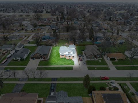 Tiny photo for 8110 Lockwood Avenue, Burbank, IL 60459 (MLS # 12596243)