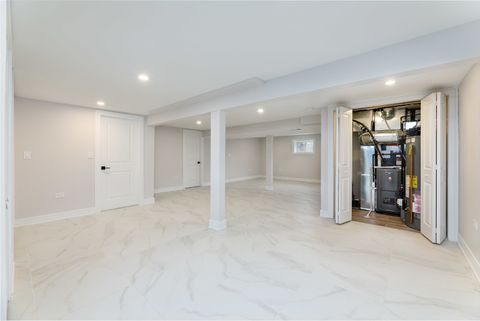 Tiny photo for 8110 Lockwood Avenue, Burbank, IL 60459 (MLS # 12596243)