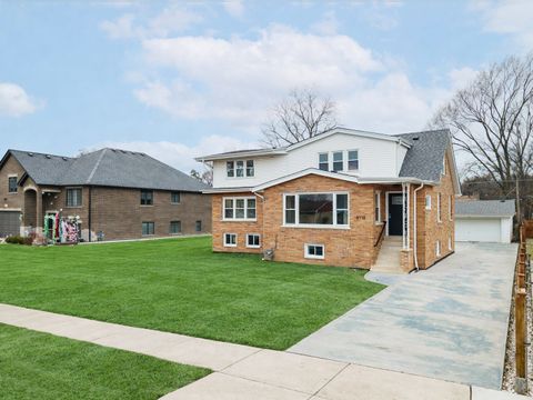 Tiny photo for 8110 Lockwood Avenue, Burbank, IL 60459 (MLS # 12596243)