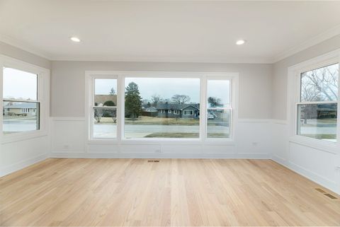 Tiny photo for 8110 Lockwood Avenue, Burbank, IL 60459 (MLS # 12596243)