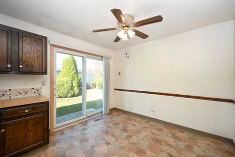 Tiny photo for 951 Chelsea Lane, Schaumburg, IL 60193 (MLS # 12497744)