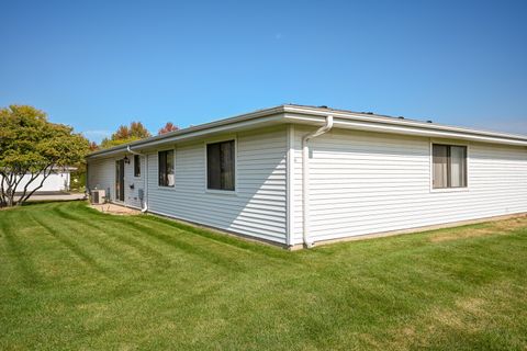 Tiny photo for 951 Chelsea Lane, Schaumburg, IL 60193 (MLS # 12497744)