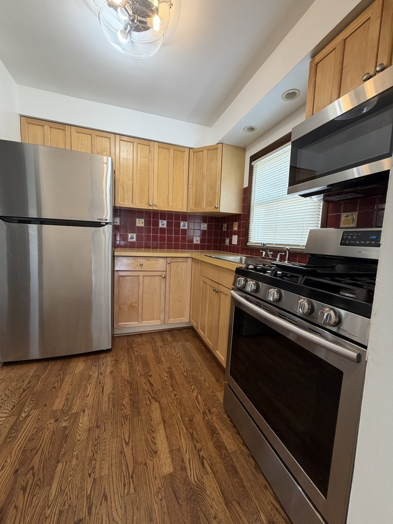 905 Graceland Avenue 7