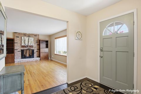 Tiny photo for 916 Essex Court, McHenry, IL 60050 (MLS # 12598152)