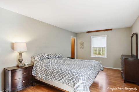 Tiny photo for 916 Essex Court, McHenry, IL 60050 (MLS # 12598152)