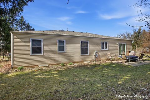 Tiny photo for 916 Essex Court, McHenry, IL 60050 (MLS # 12598152)