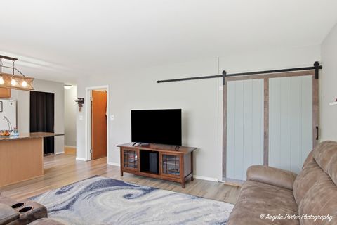 Tiny photo for 916 Essex Court, McHenry, IL 60050 (MLS # 12598152)