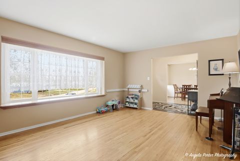 Tiny photo for 916 Essex Court, McHenry, IL 60050 (MLS # 12598152)