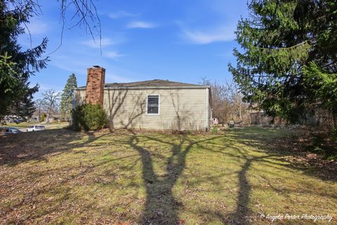Tiny photo for 916 Essex Court, McHenry, IL 60050 (MLS # 12598152)