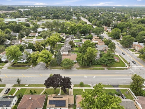 Tiny photo for 834 S Wolf Road, Des Plaines, IL 60016 (MLS # 12776140)