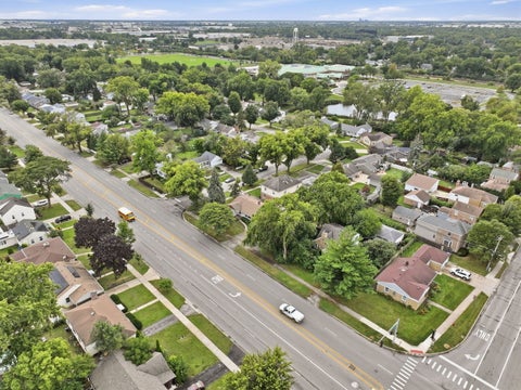 Tiny photo for 834 S Wolf Road, Des Plaines, IL 60016 (MLS # 12776140)