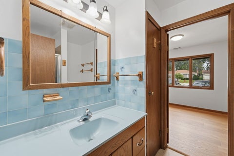 Tiny photo for 834 S Wolf Road, Des Plaines, IL 60016 (MLS # 12776140)