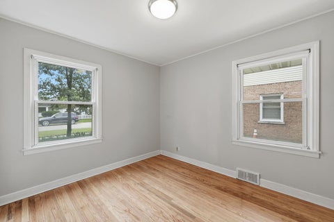 Tiny photo for 834 S Wolf Road, Des Plaines, IL 60016 (MLS # 12776140)