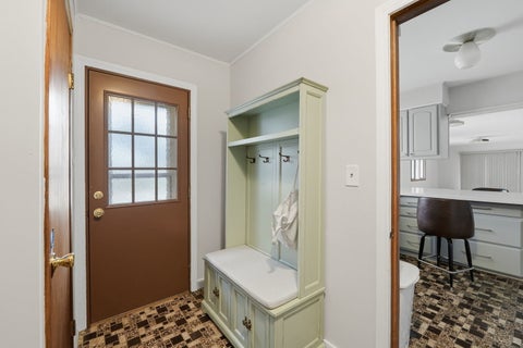 Tiny photo for 834 S Wolf Road, Des Plaines, IL 60016 (MLS # 12776140)