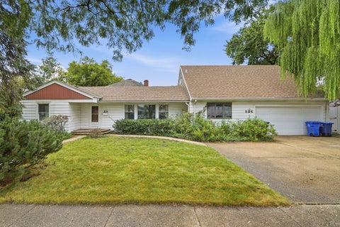 Photo of 834 S Wolf Road, Des Plaines, IL 60016 (MLS # 12776140)