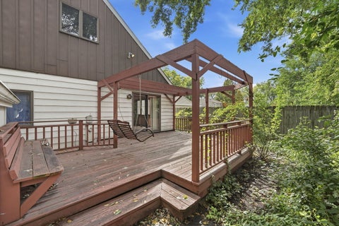 Tiny photo for 834 S Wolf Road, Des Plaines, IL 60016 (MLS # 12776140)
