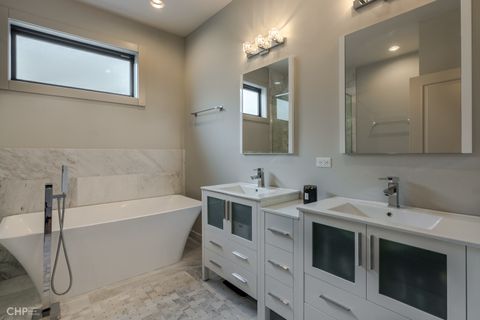 Tiny photo for 4226 S Ellis Avenue #4S, Chicago, IL 60653 (MLS # 12458177)