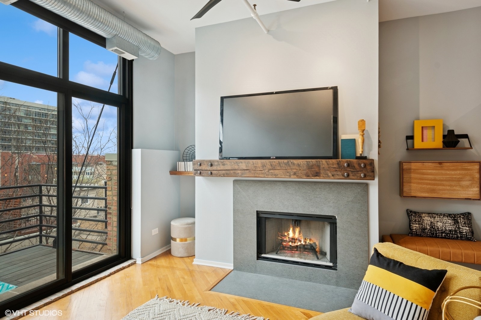 1525 S Michigan Avenue 405