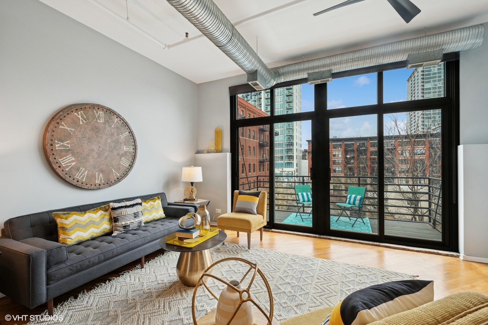 1525 S Michigan Avenue 405