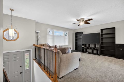 Tiny photo for 727 W 31st Street, Davenport, IA 52804 (MLS # 100000440)