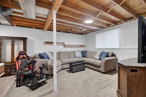 Tiny photo for 727 W 31st Street, Davenport, IA 52804 (MLS # 100000440)