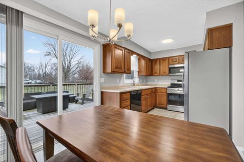 Tiny photo for 727 W 31st Street, Davenport, IA 52804 (MLS # 100000440)