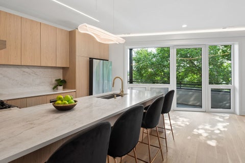 Tiny photo for 1656 N BOSWORTH Avenue #2N, Chicago, IL 60642 (MLS # 12745948)