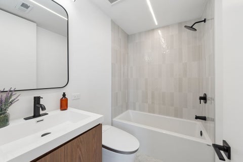 Tiny photo for 1656 N BOSWORTH Avenue #2N, Chicago, IL 60642 (MLS # 12745948)