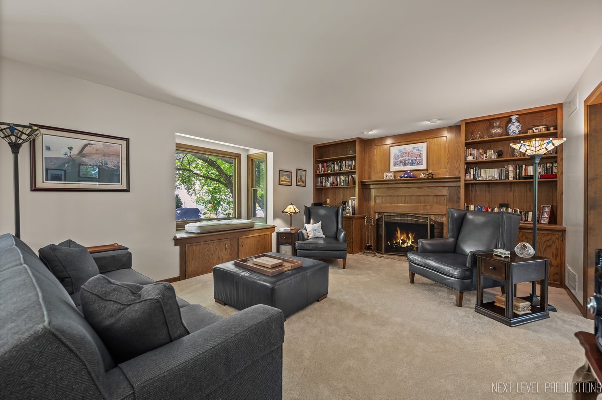 2490 Lakeside Drive