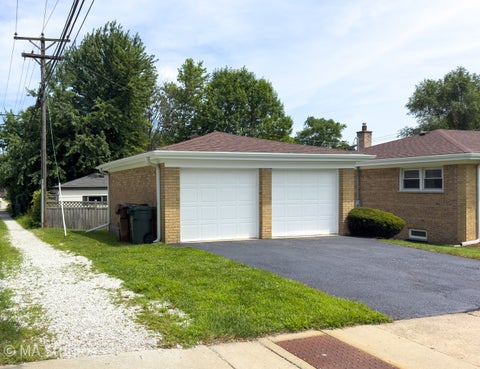 Tiny photo for 4256 Golf Road, Skokie, IL 60076 (MLS # 12725638)
