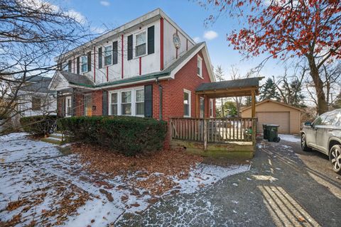 Tiny photo for 303 Lionel Road, Riverside, IL 60546 (MLS # 12563340)