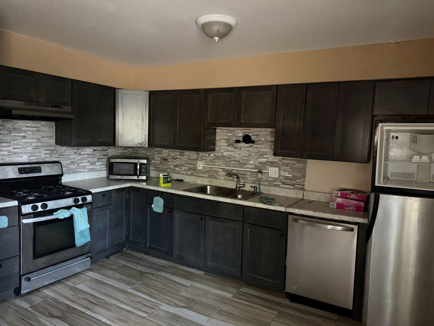 950 E 86th Street 105