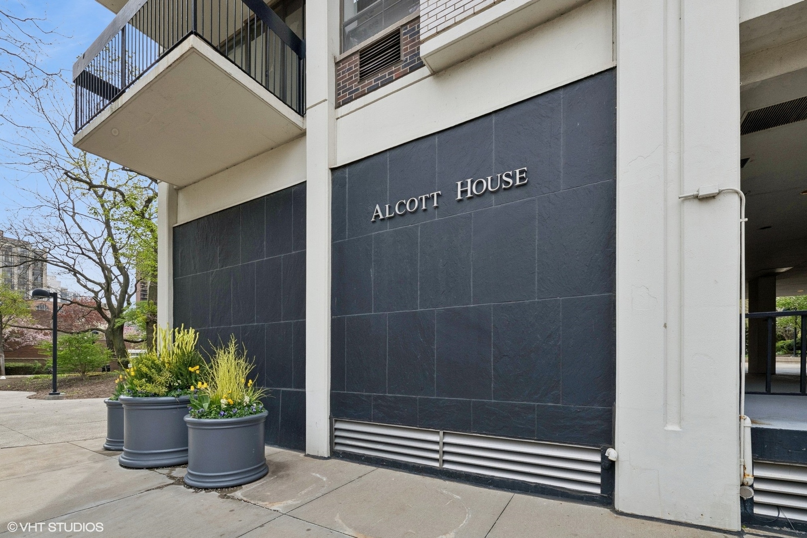 1460 N Sandburg Terrace 2608A