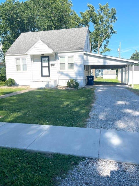 Photo of 305 S 3rd Street, Marion, IL 62959 (MLS # 12685400)