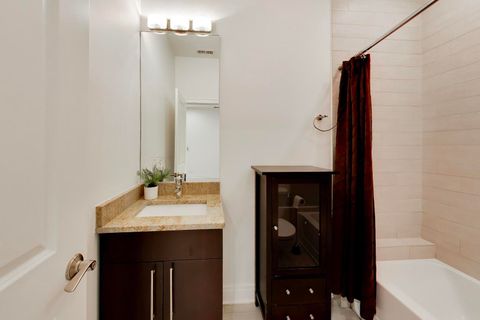 Tiny photo for 3407 N Bell Avenue #B, Chicago, IL 60618 (MLS # 12634570)