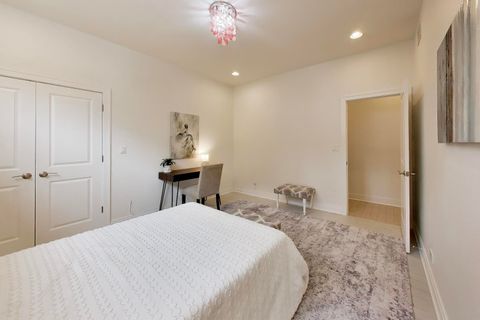 Tiny photo for 3407 N Bell Avenue #B, Chicago, IL 60618 (MLS # 12634570)
