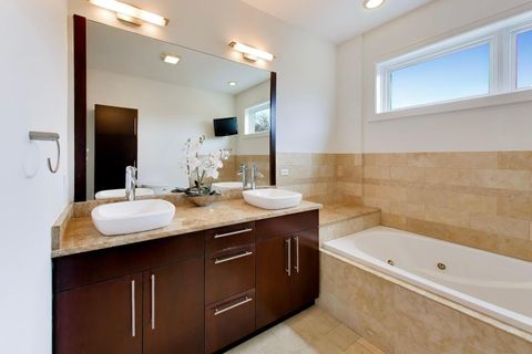Tiny photo for 3407 N Bell Avenue #B, Chicago, IL 60618 (MLS # 12634570)