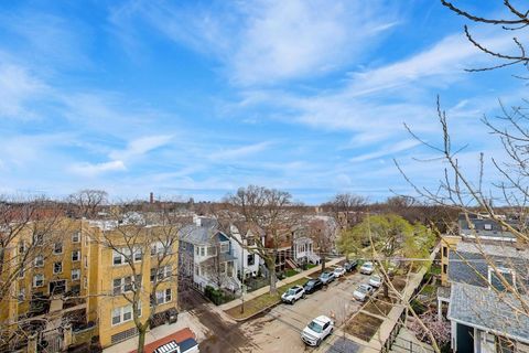 Tiny photo for 3407 N Bell Avenue #B, Chicago, IL 60618 (MLS # 12634570)