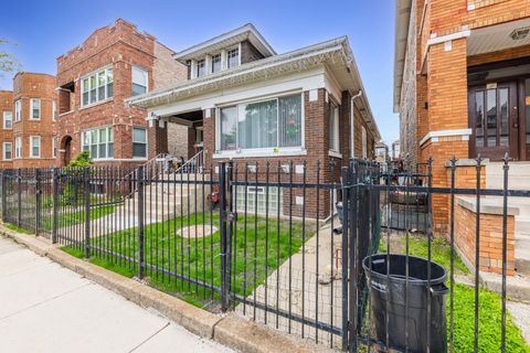 Tiny photo for 6733 S Campbell Avenue, Chicago, IL 60629 (MLS # 12639584)