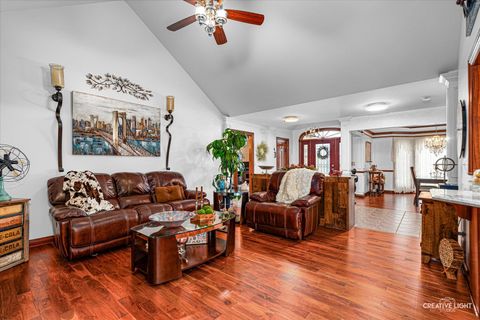 Tiny photo for 604 Hickory St, Sugar Grove, IL 60554 (MLS # 12487538)