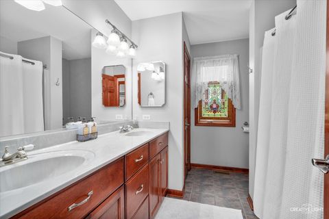 Tiny photo for 604 Hickory St, Sugar Grove, IL 60554 (MLS # 12487538)