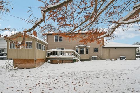 Tiny photo for 606 Paddock Lane, Libertyville, IL 60048 (MLS # 12525783)