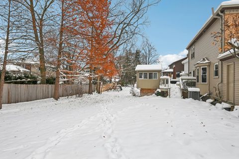 Tiny photo for 606 Paddock Lane, Libertyville, IL 60048 (MLS # 12525783)