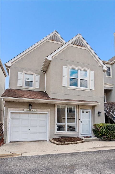 Photo of 1802 W Diversey Parkway #I, Chicago, IL 60614 (MLS # 12626870)